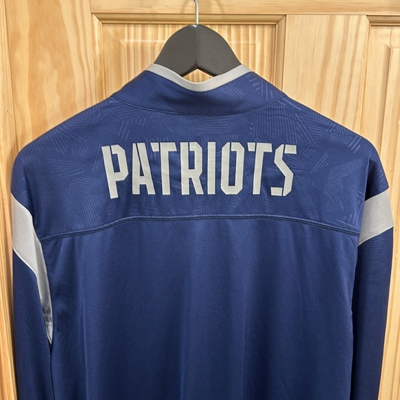 New England Patriots Long Sleeve Size L - Picture 5 of 5